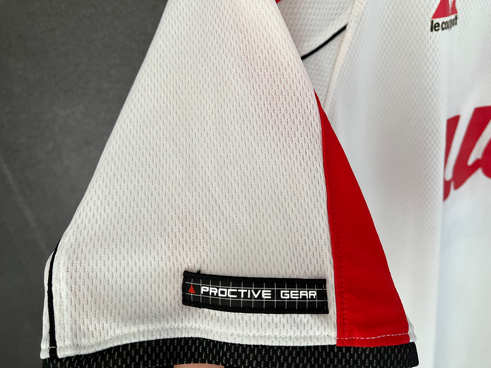 Miniaturbild: Nagoya Grampus 2002/04 Training Shirt M/L 9/10