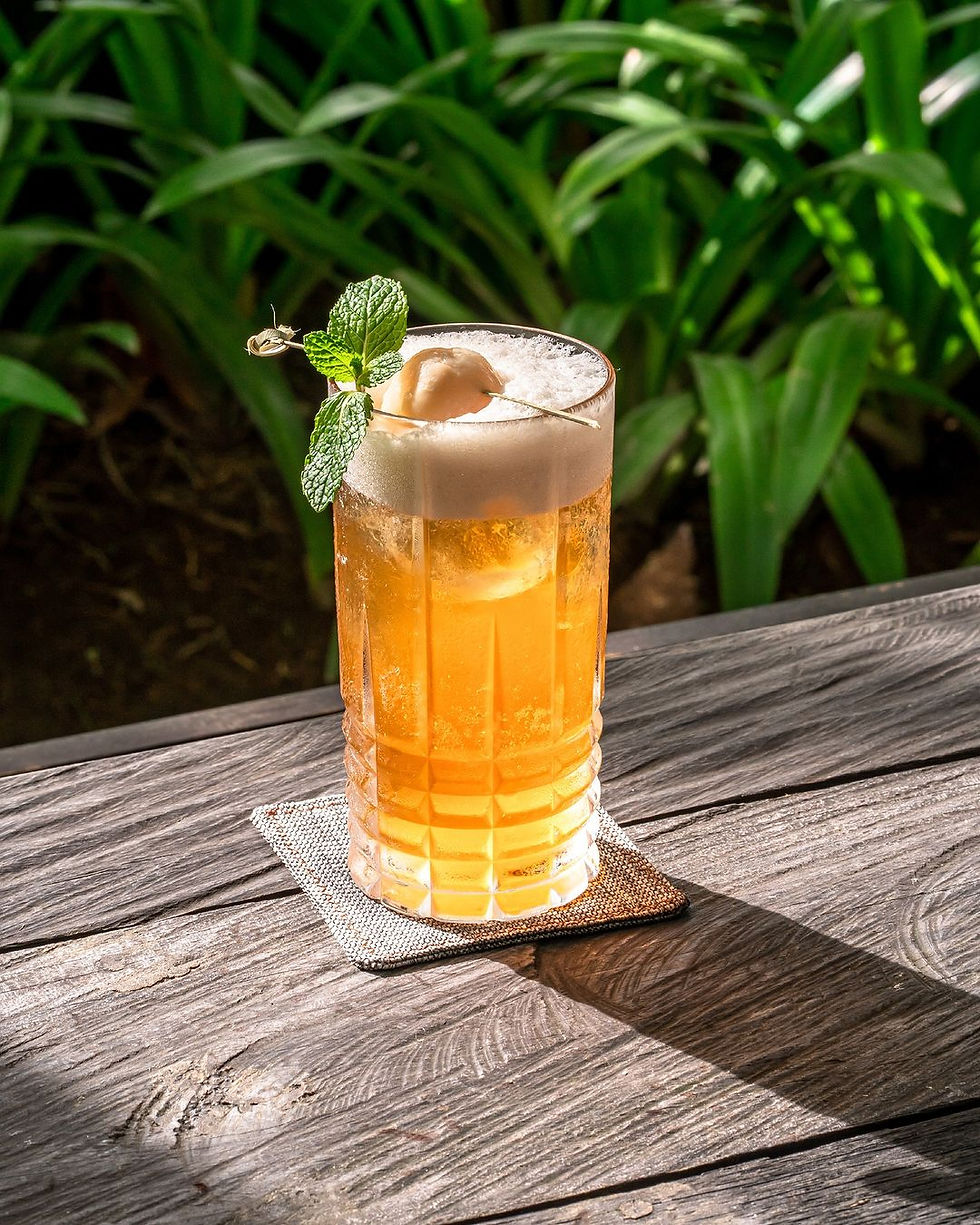Refresh with Bali’s drinks, from fresh juices and iced coffee to tropical cocktails by the beach.