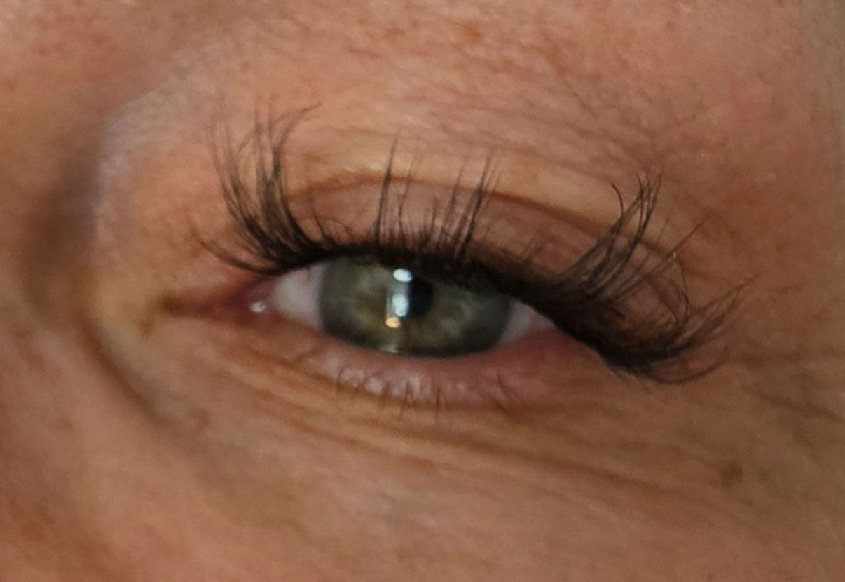 Full Set of Quicklashes with lots of volume - select from over a dozen different styles