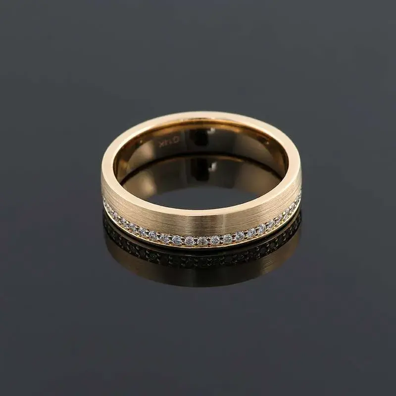Modern diamond wedding band in 9K and 18K gold