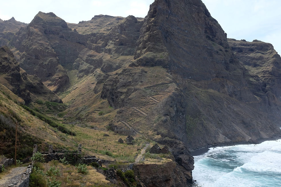 walking on the north coast of santo antão island