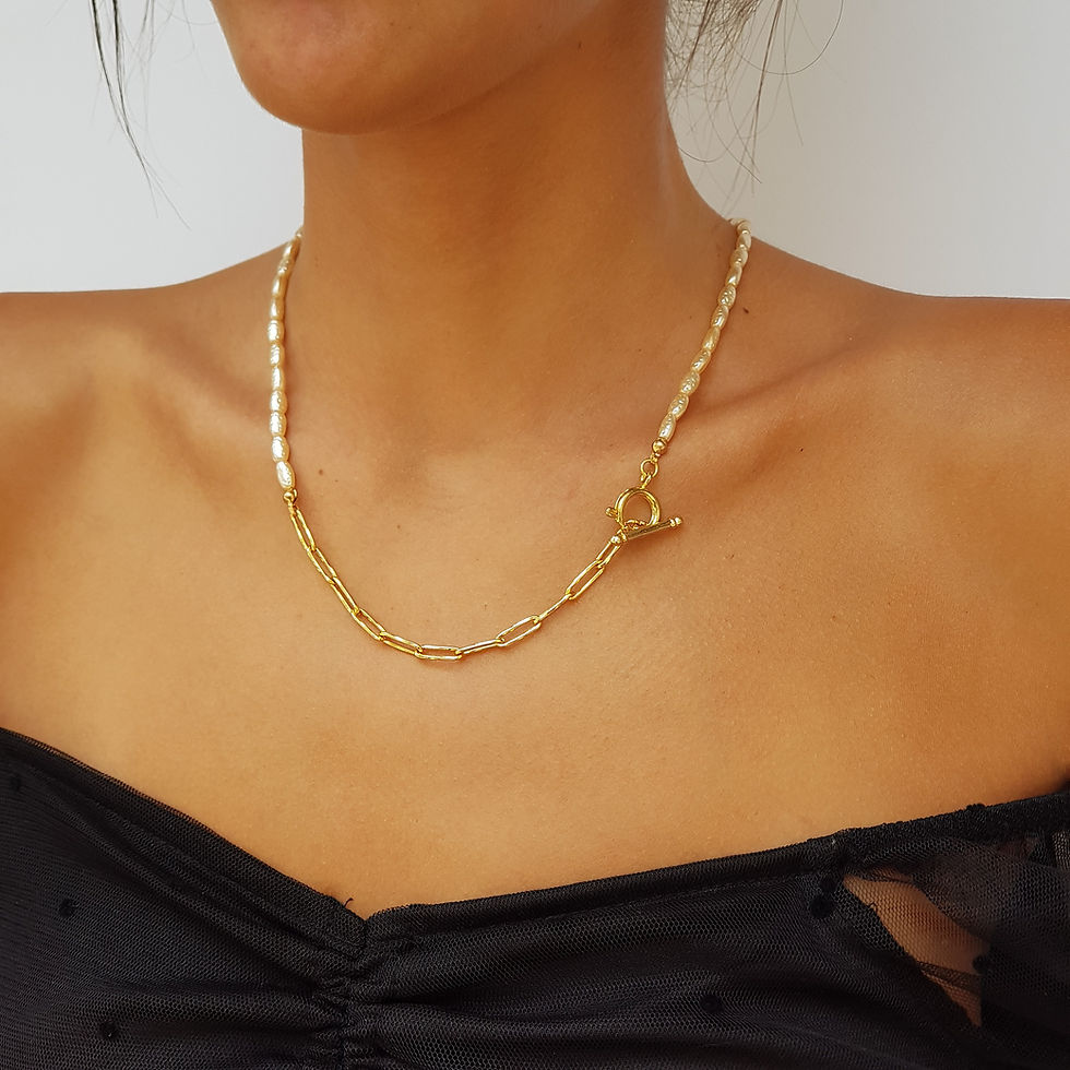 Thumbnail: Gold and Pearl Necklace and Bracelet Set