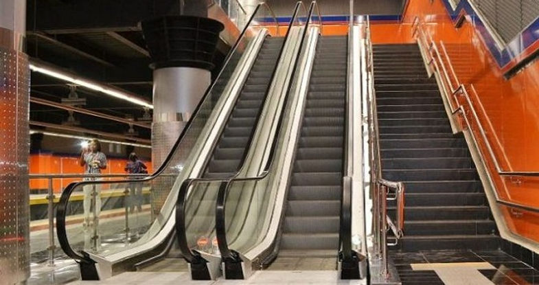 32aa6e98-escalera-electrica-del-metro-1.