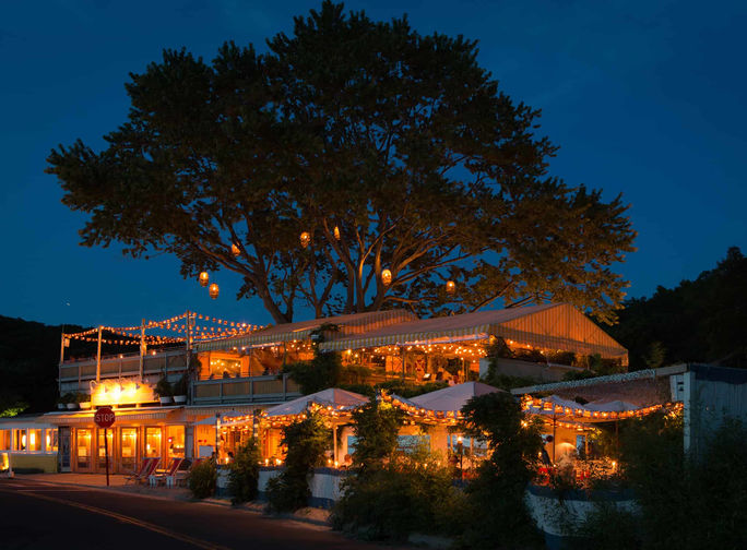 Enjoy Sunset Beach on Shelter Island NY with waterfront dining, cocktails, and stunning sunsets.
