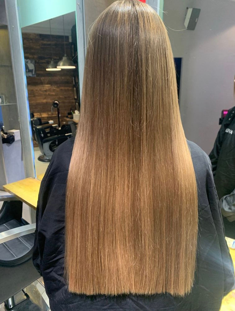 How to Reduce Frizz in Humid Weather