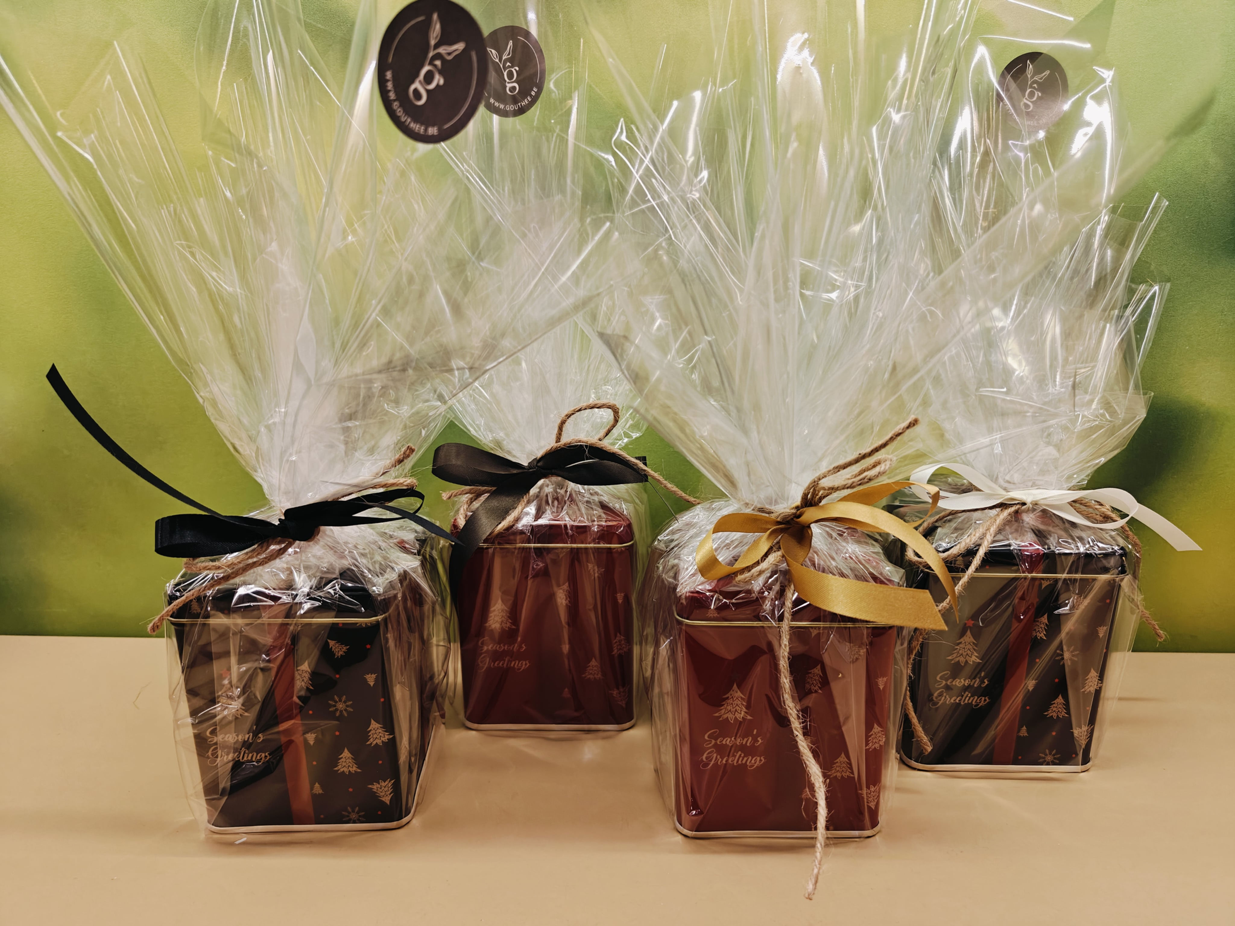 Kerstblik gevuld met winterthee