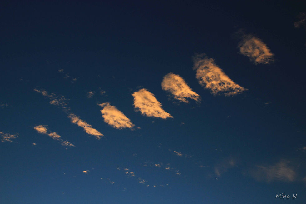 こんな雲をみていると何か不思議とすべてをわすれられる。