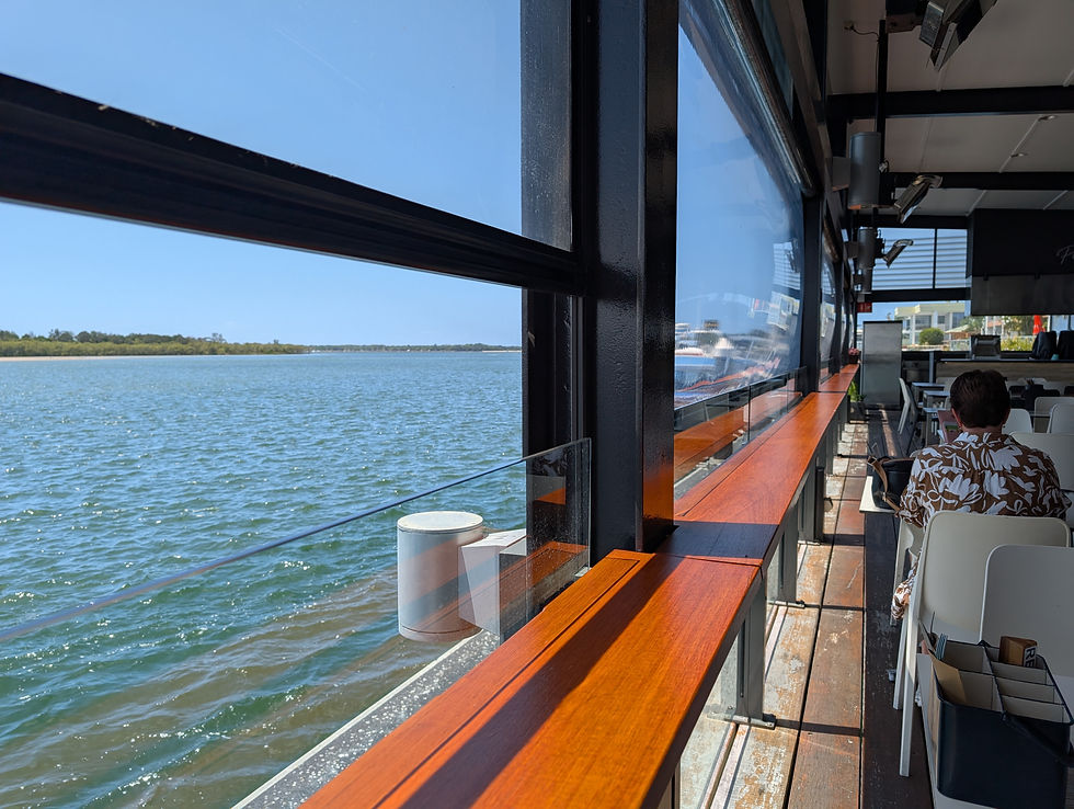 海に浮かぶ感じのパブ