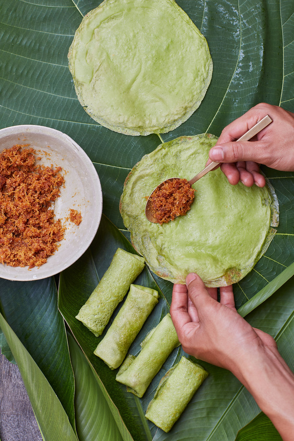 Guests preparing island-inspired dishes at Nikoi Private Island