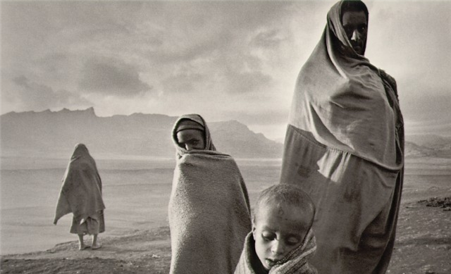 Refugees in the Korem Camp, Sebastião Salgado, 1984