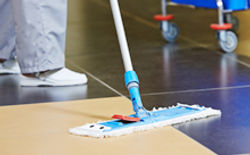 オフィスフロアクリーニング