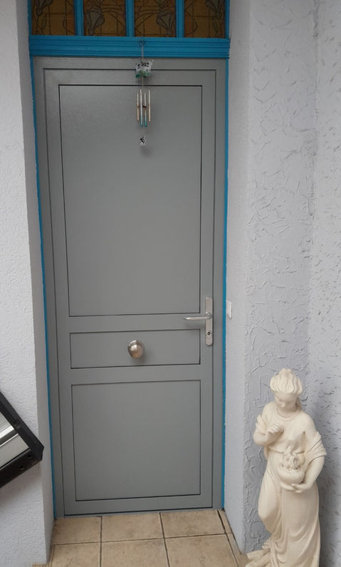 Porte grise