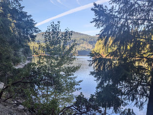 Lake Siskiyou Trail: Chalet Loop