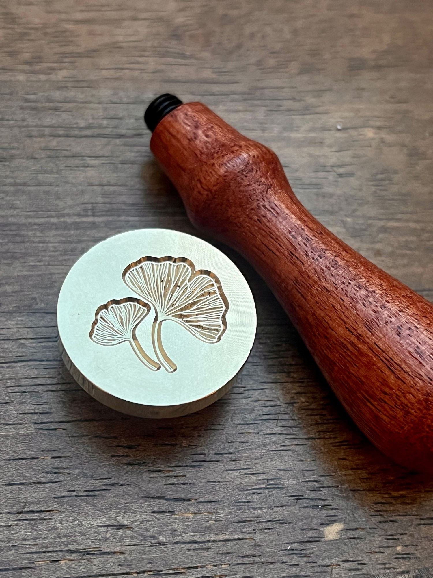 Siegelstempel Ginkoblatt, 30 cm Durchmesser 