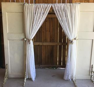 Standup Vintage White Doors