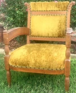 "Susana" Vintage Gold Chair