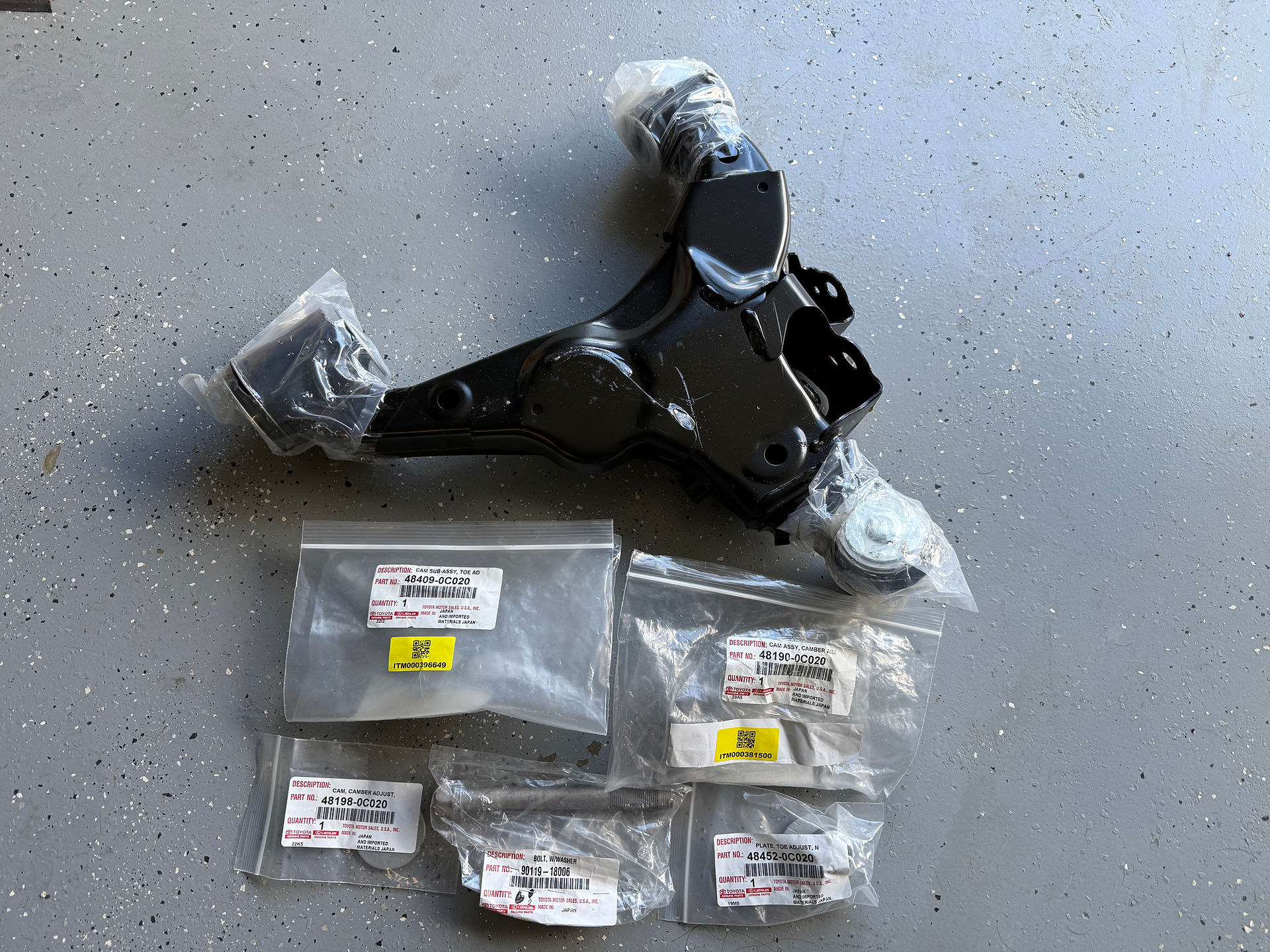 200 Series Land Cruiser Lower Control Arm Replacement
