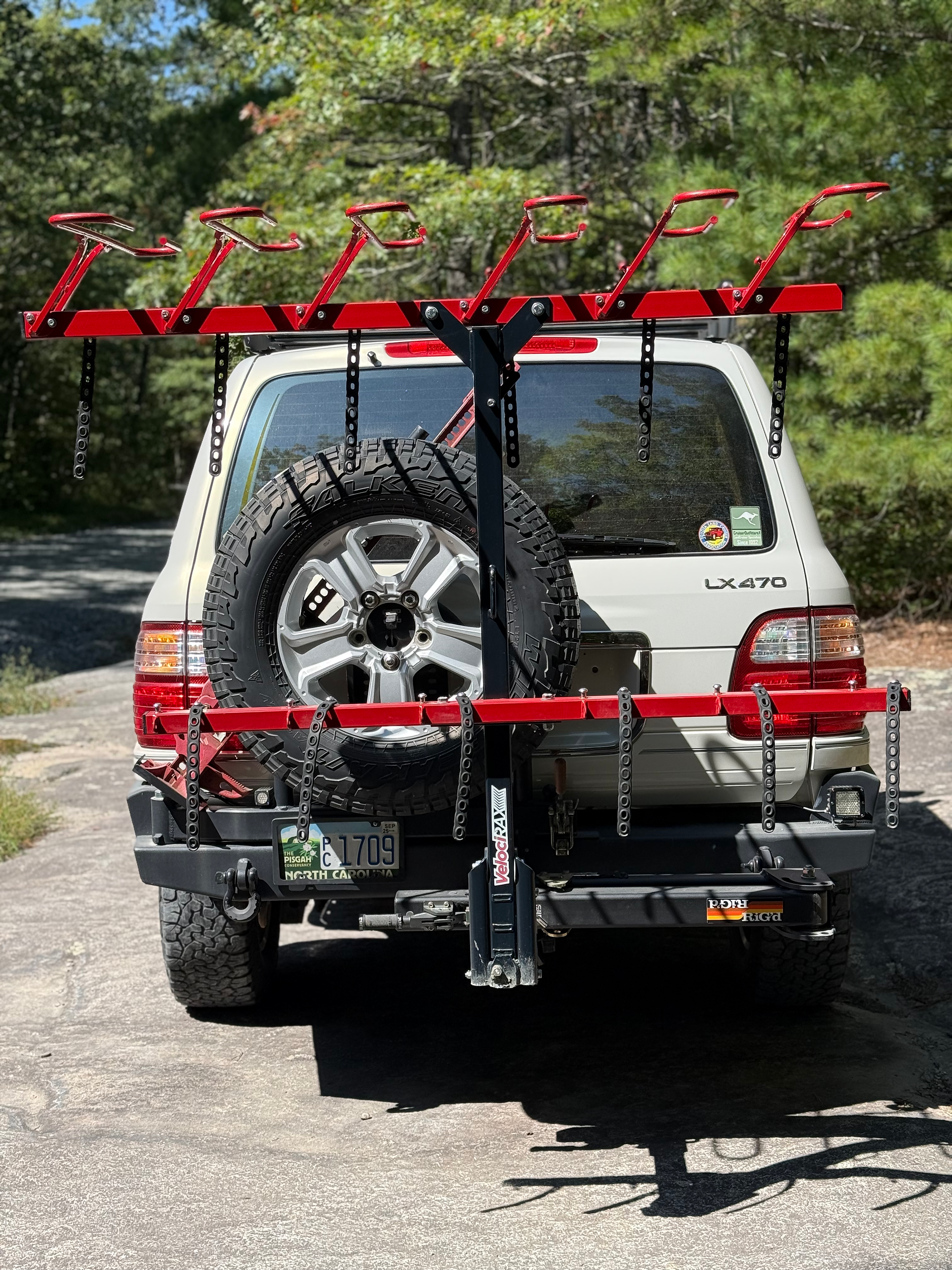 LX470 with VelociRAX hauling Specialized Epic Evo