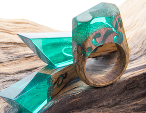 bijou en resine epoxy et bois 