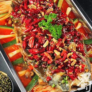 ★ Poisson rôti au bouillon piquant 至尊香辣烤鱼