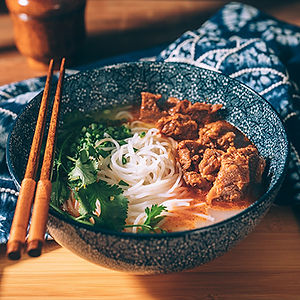 ★ Soupe de vermicelle au boeuf pimenté 香辣牛肉米线