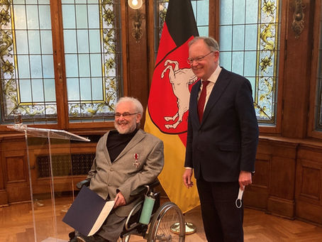 Verdienstkreuz 1. Klasse für Klaus Dickneite