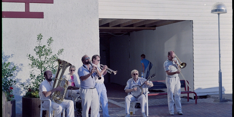 Laksajazz: Bytunet Antikvariske Jazzensemble