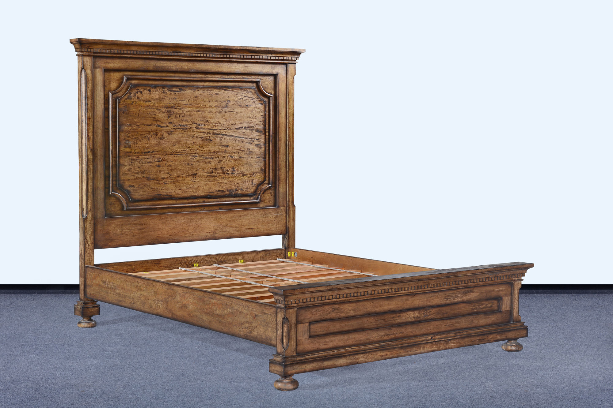 BRQ.160.R - Edward Bed [Queen]