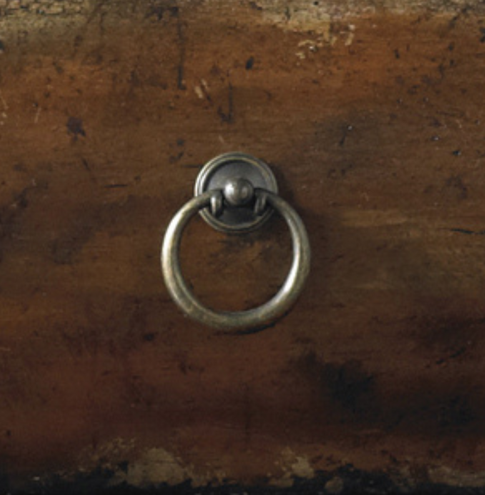 Thumbnail: Edwards Bombe Chest
