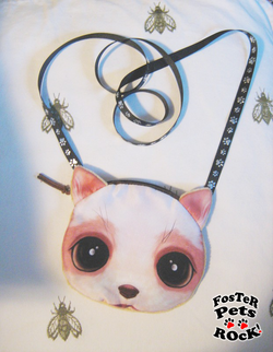 Detail: each purse has string