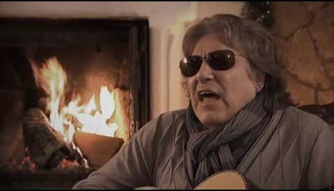 La canción navideña más exitosa escrita por un artista latino