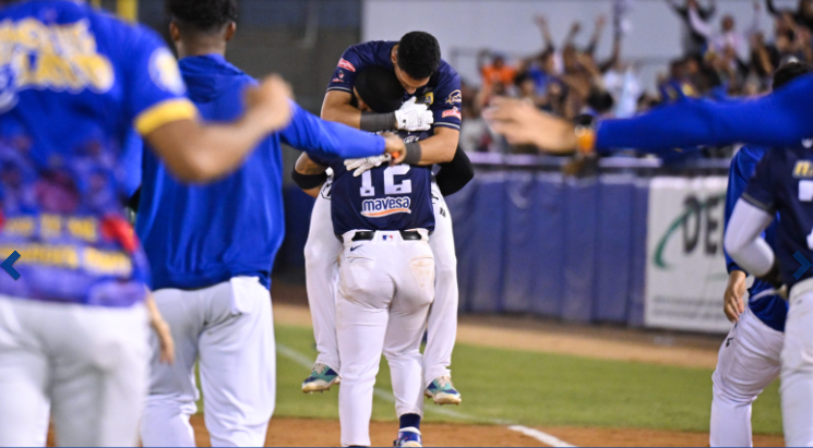 Renato y Tucupita ponen a Magallanes con un pie en la final