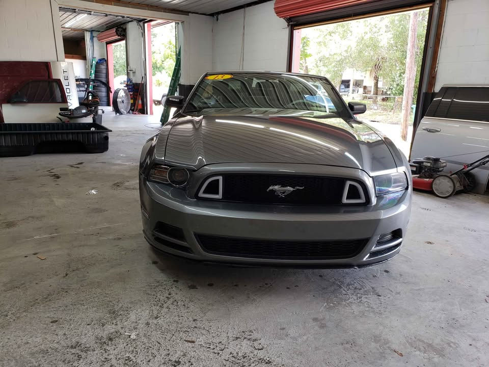 2013 Ford Mustang V6 Convertible 2D (2)