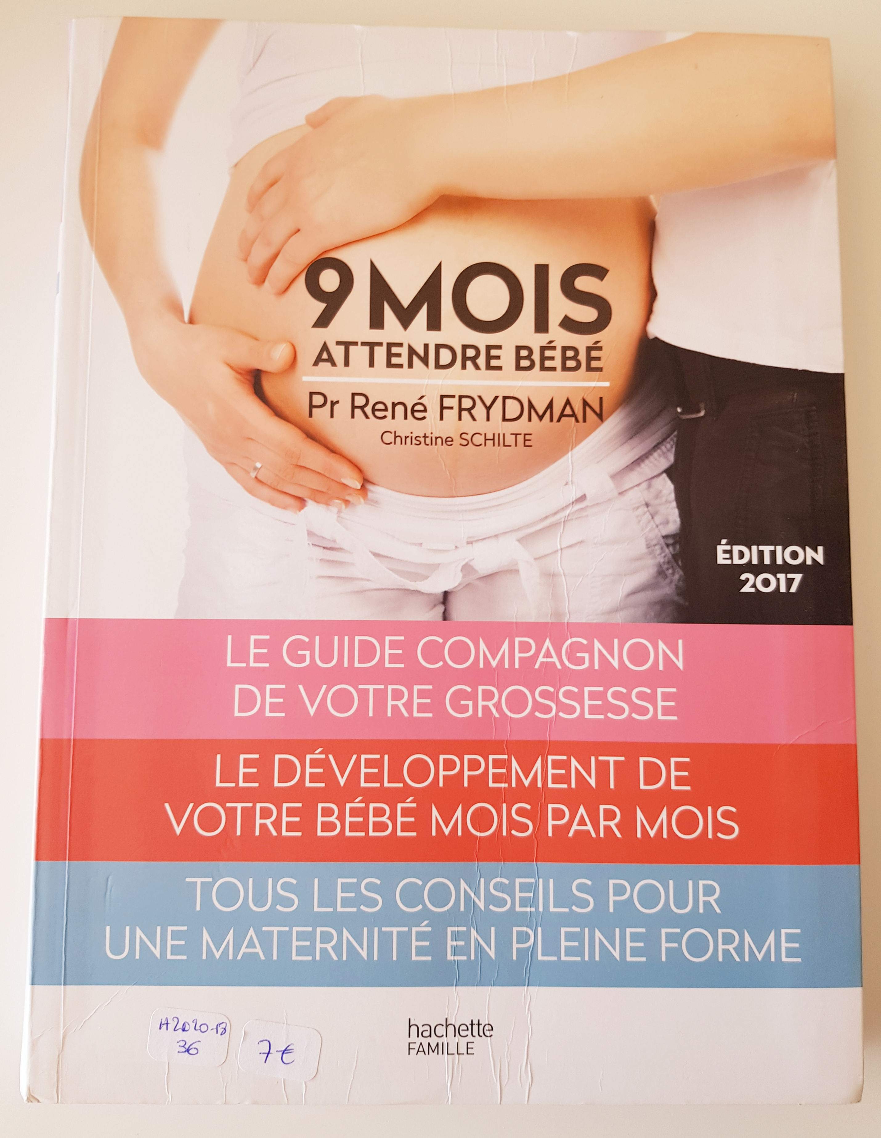 9 mois : attendre Bébé - hachette famille - TU