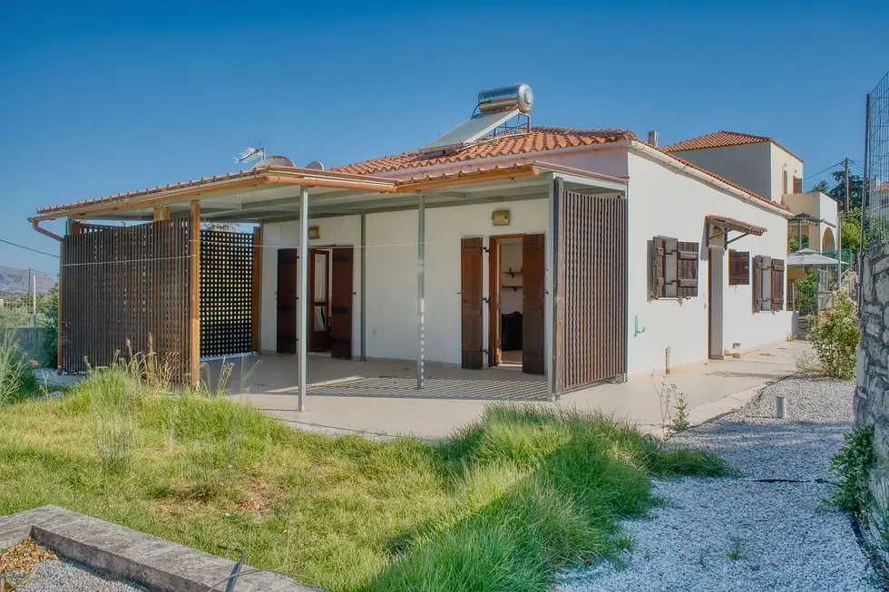 Charming Single-Level Villa with Private Garden & Shared Pool in Vamos - image 2