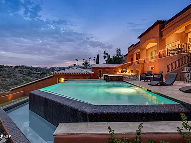 Resilience Luxe Wellness Retreat