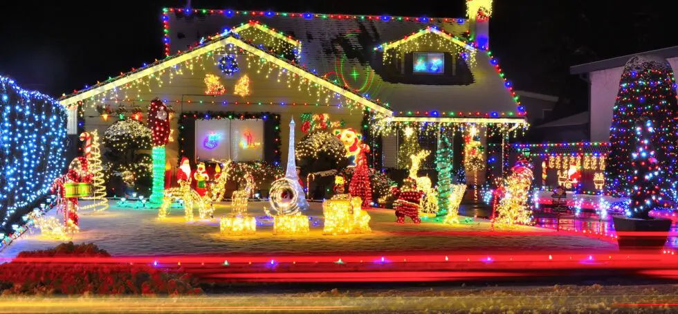 energy-saving-christmas-lights-980x454.webp
