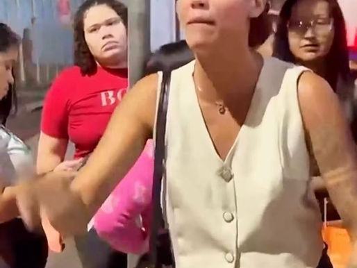 Paralisação realizada na noite de ontem (04 de maio) em frente à escola Carlos Drummond de Andrade