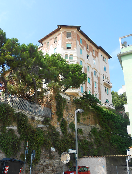 Mura trecentesce a Largo Belvedere Ancona