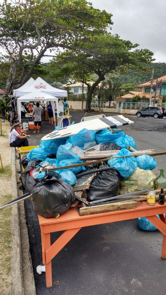 Mutirão de limpeza em Itacoatiara recolhe 400kg de lixo
