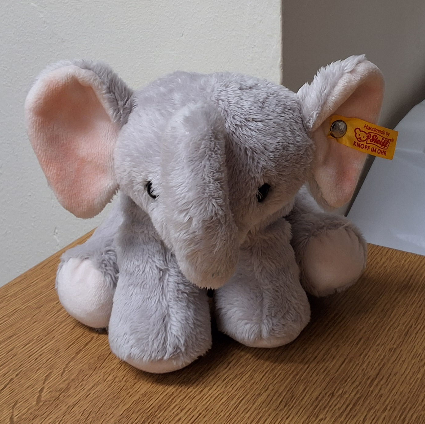 Steiff Benny Elephant - 084096