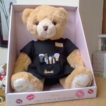 Harrods Annual Bear 2022 イヤーベア Amazon.co.jp: （ハロッズ) HARRODS ハロッズ 正規品 2023年限定