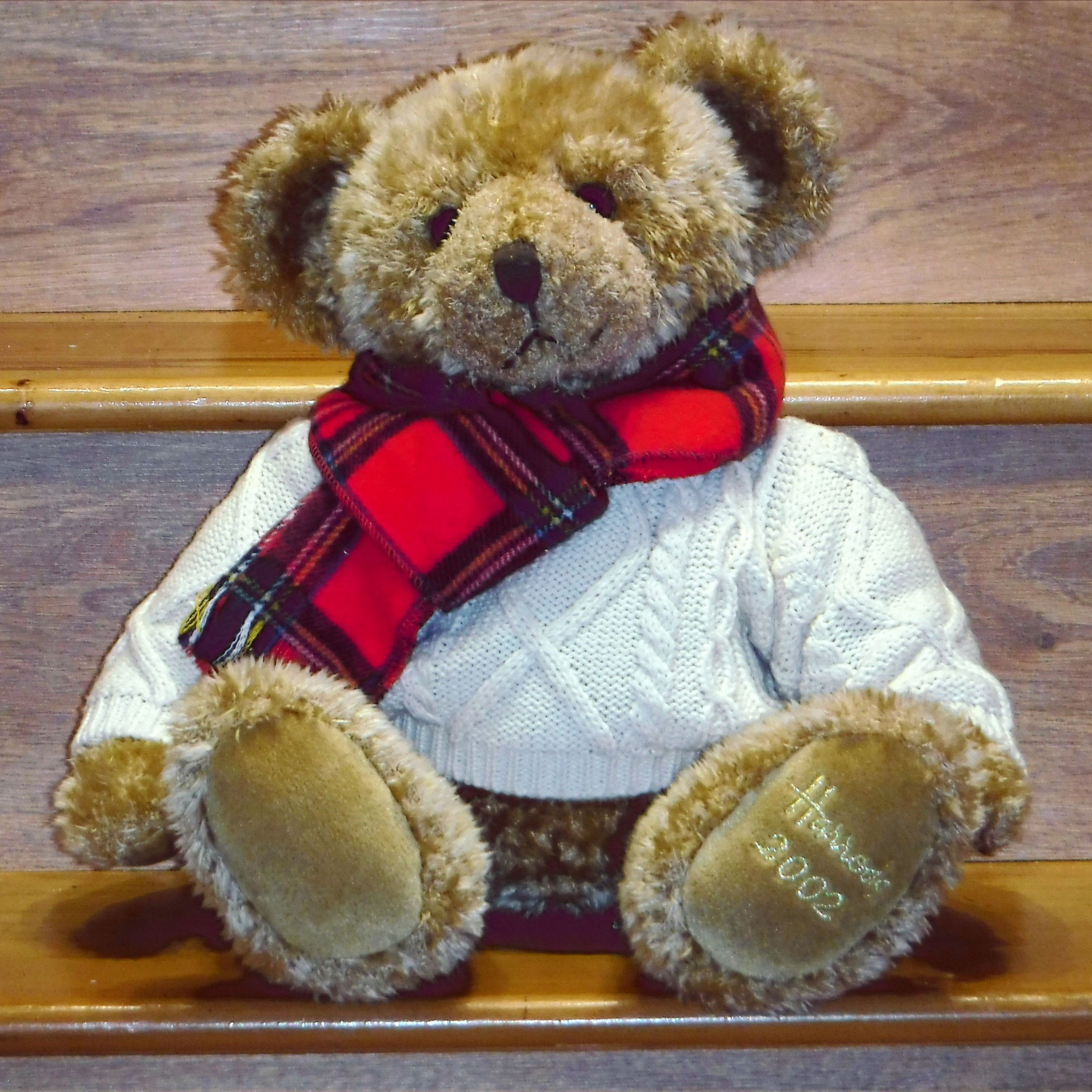 2002 Harrods Christmas Bear -GILES