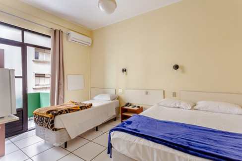 Quarto Triplo Casal + 1 do Daher Center Hotel