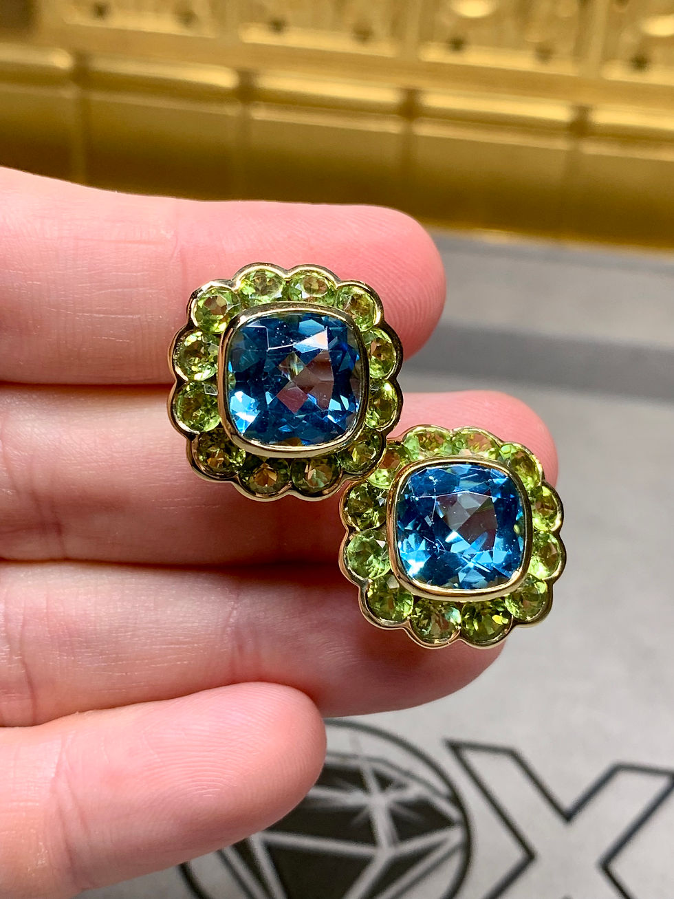 Thumbnail: Estate Pasquale Bruni 18K Cushion Topaz Peridot Cluster Huggie Earrings 