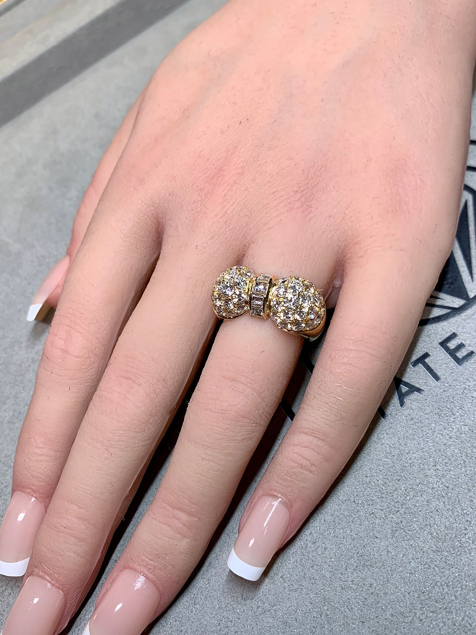 Thumbnail: Estate Dorado 18K Pave Round Carré Diamond Bow Cocktail Ring