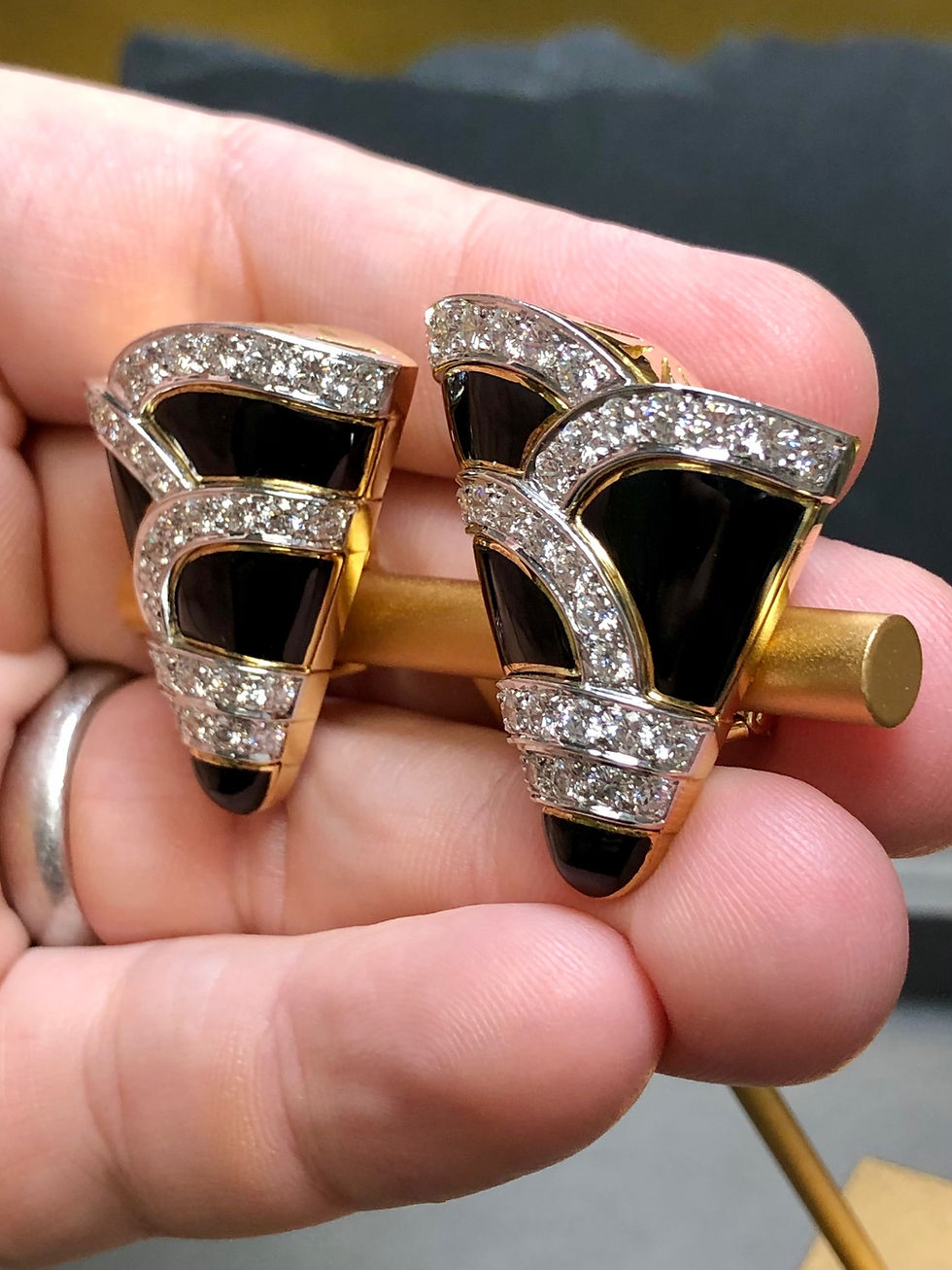 Thumbnail: Vintage 18K Platinum Scalloped Diamond Enamel Omega Back Huggie Earrings G Vs+