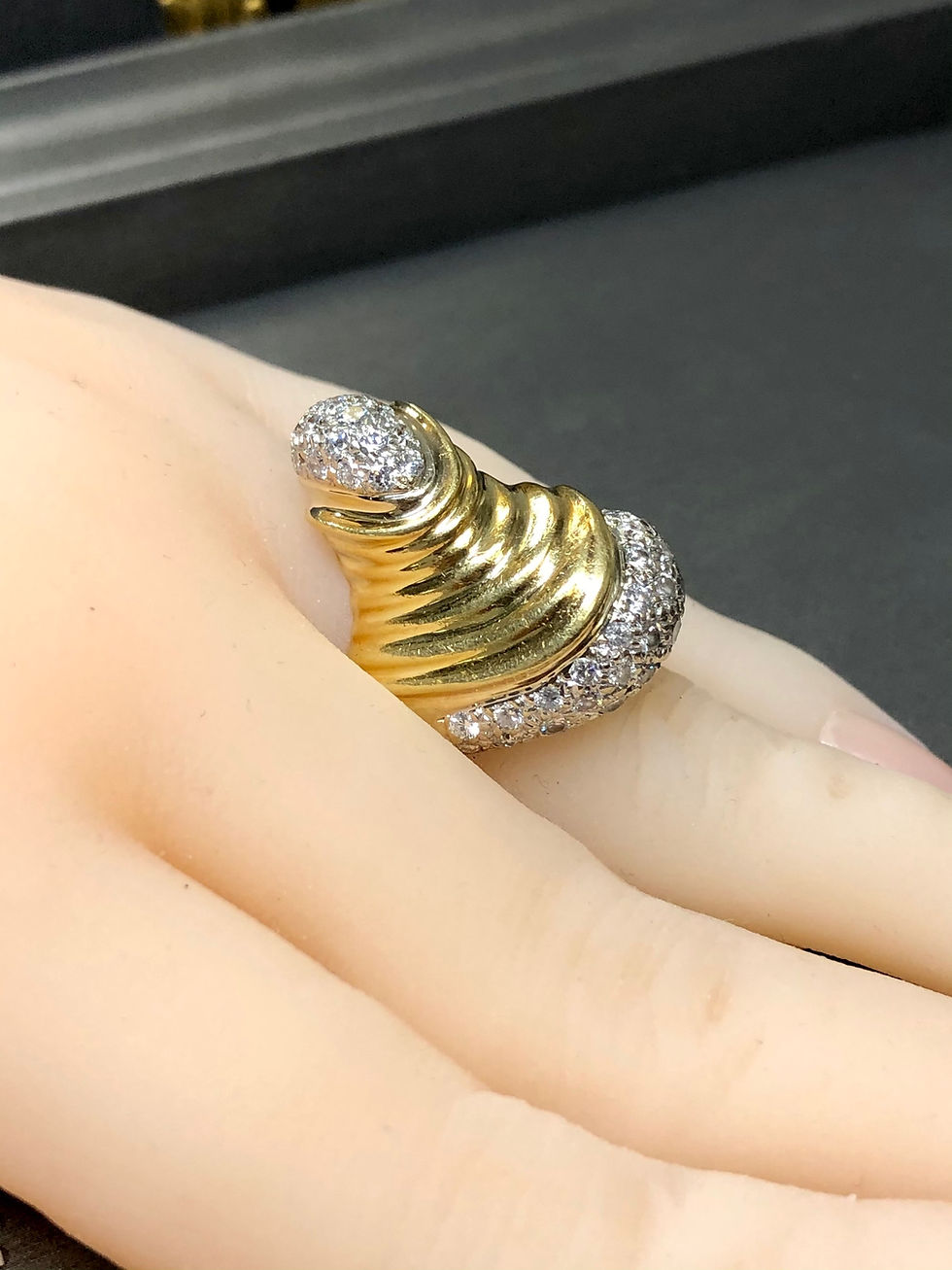 Thumbnail: Vintage Heavy 18K Yellow Gold Free Form Pave Diamond Cocktail Ring 2.50cttw