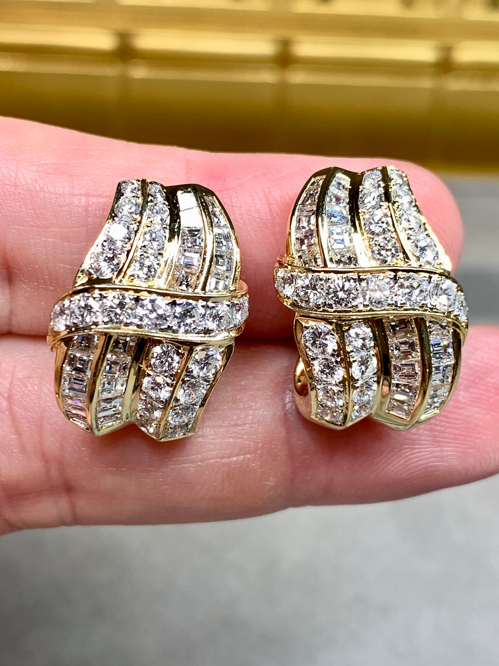 Thumbnail: Estate 18K Carré Cut & Round Diamond Huggie Earrings 6.70ctw 