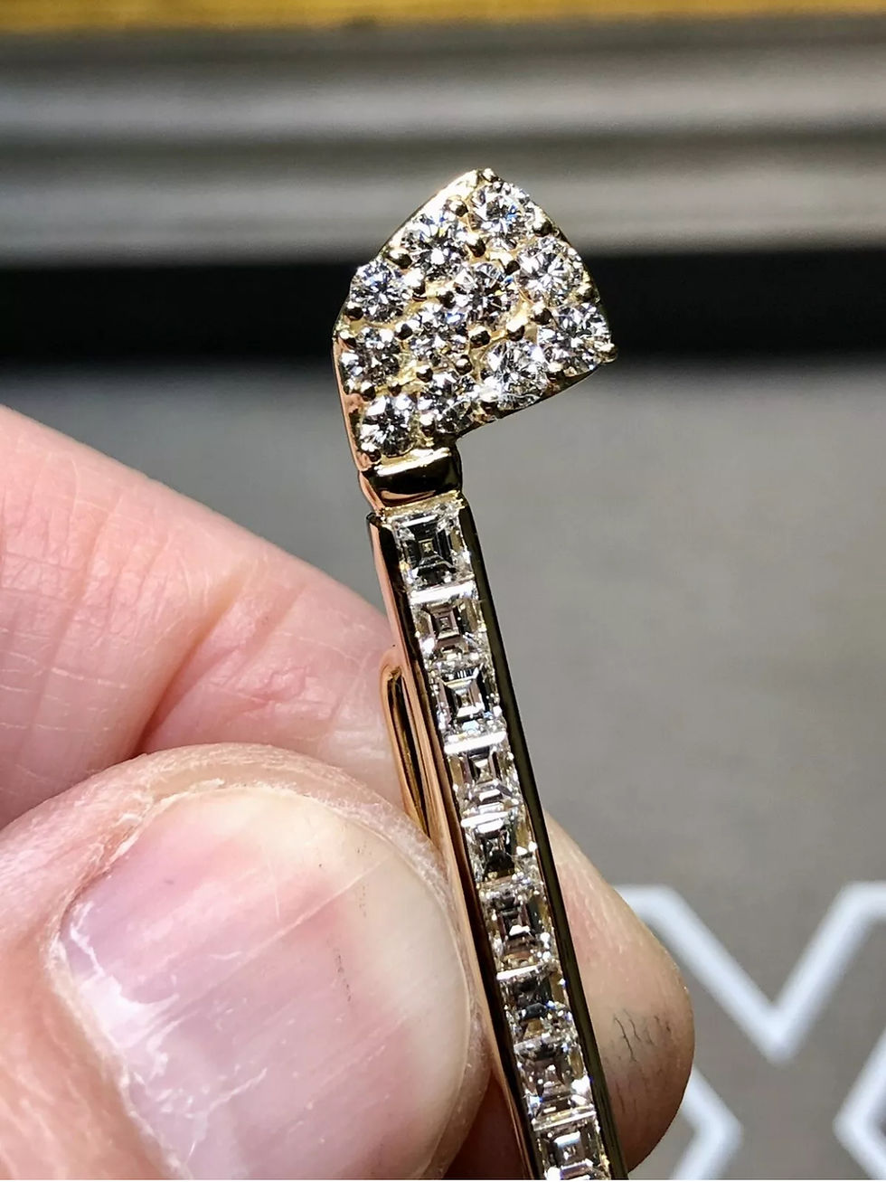 Thumbnail: Vintage 18K Yellow Gold Carre Square Cut Diamond Gold Club Brooch Pendant 3.80ct